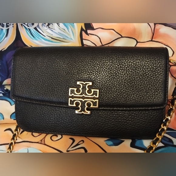 Tory Burch Britten Chain Wallet with Wristlet Pebbled Leather, Black GUC - Picture 3 of 10